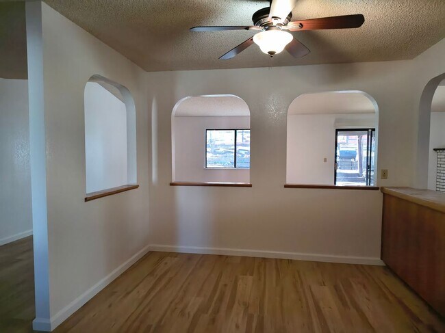 Foto del edificio - 1475 Godell St