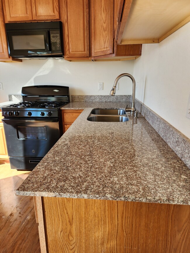 Foto del edificio - 150 Brookridge Dr