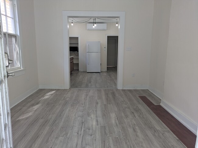 Building Photo - 1127 Saint Andrew St