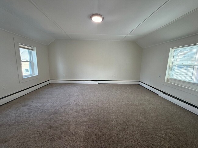 Building Photo - 88 N State St