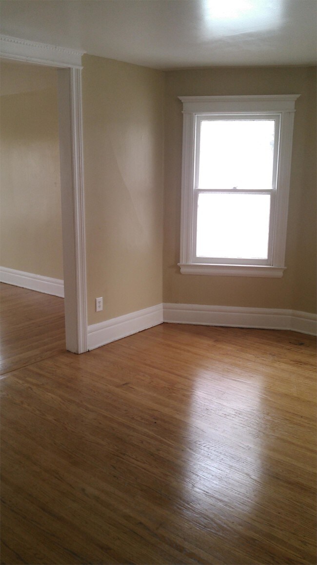 Foto del edificio - 243 Parsells Ave