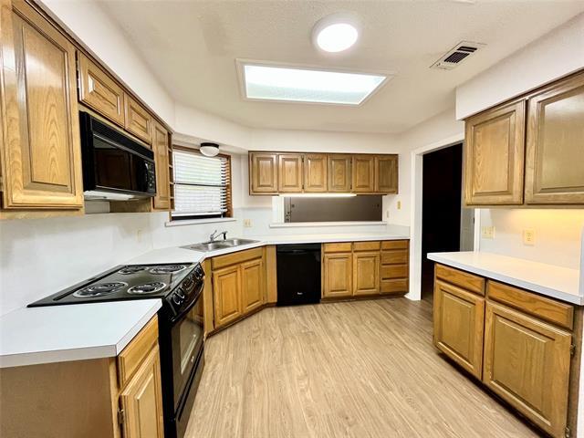 Foto del edificio - 6105 Paradise Dr