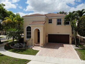 Building Photo - 15562 SW 50th Ct