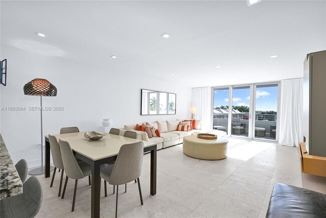 Foto del edificio - 5555 Collins Ave