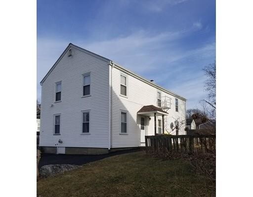 Primary Photo - 142 Slade St