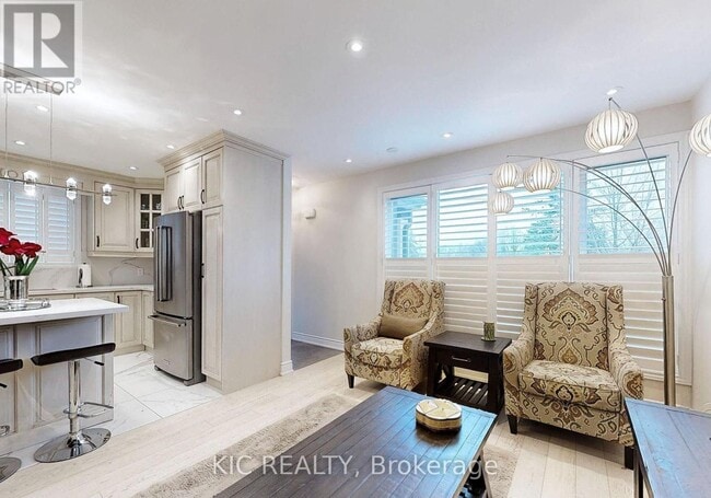 Building Photo - 226 Browndale Crescent