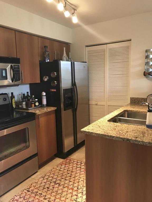 Foto principal - 1050 Crystal Way