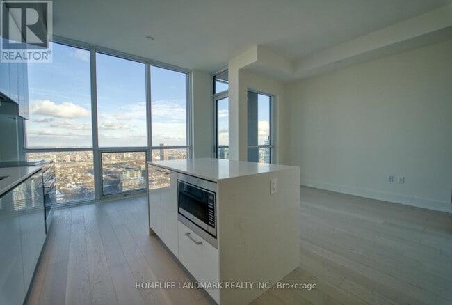 Building Photo - 1 Yorkville Ave