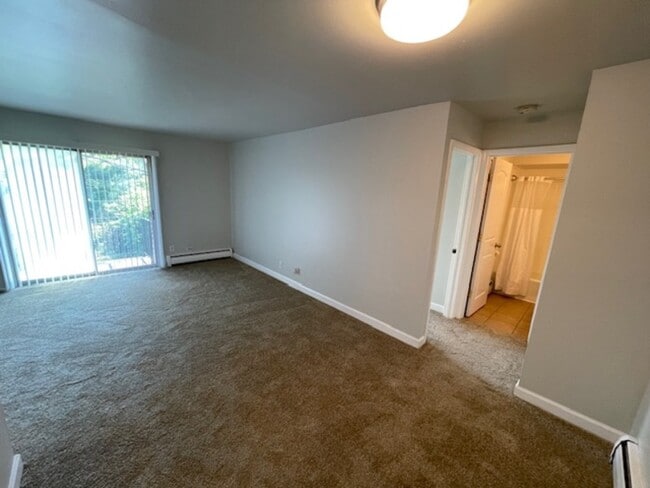 Building Photo - 932 W Rollins Rd