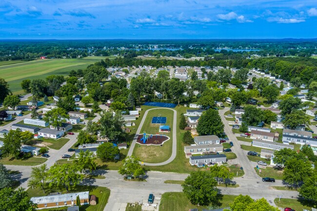 Foto del edificio - 4652 Meadow Lane Dr