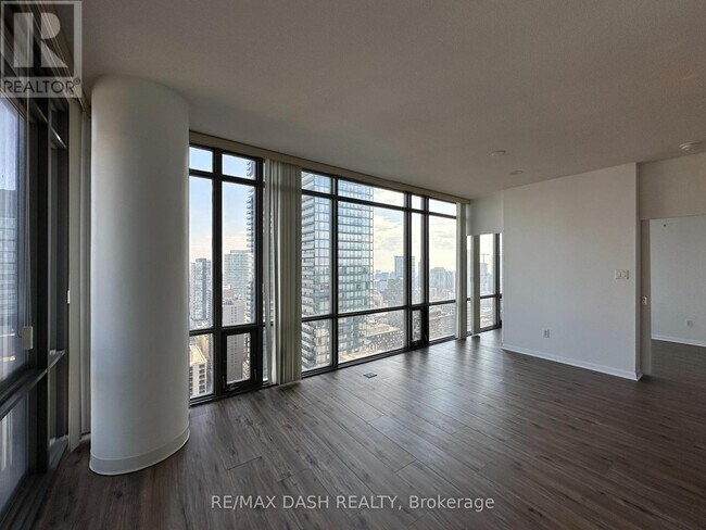 Building Photo - 38 Grenville St