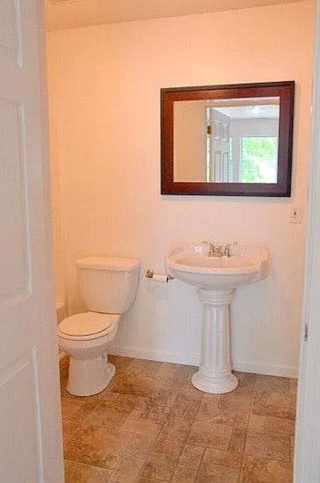 Foto del edificio - 411 E Scott St