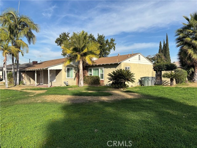 Foto principal - 6302 Los Robles Ave