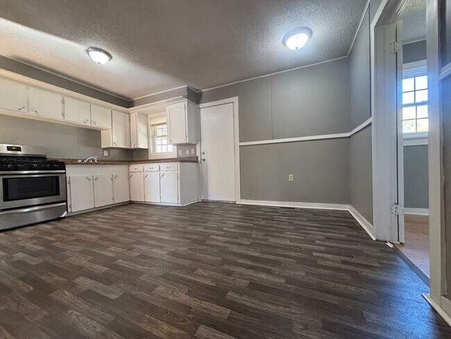 Foto del edificio - Cute 2 bedroom 1 bath Available Now!