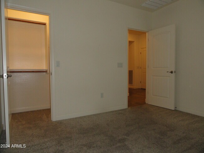 Foto del edificio - 4666 N 204th Ln