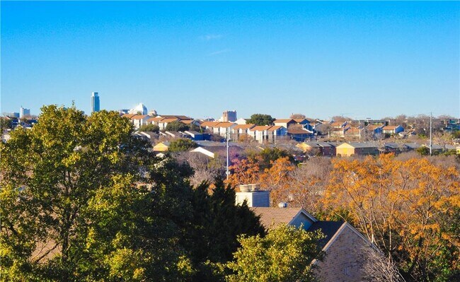 Foto del edificio - 2450 Wickersham Ln