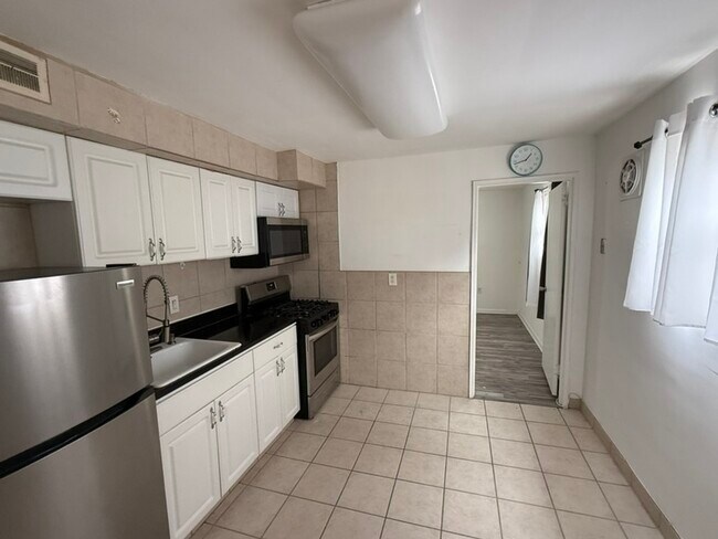Foto del edificio - 4134 Longshore Ave