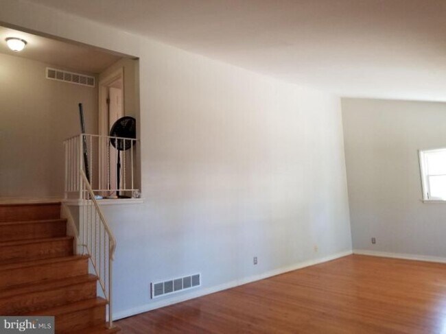 Building Photo - 113 Ramblewood Pkwy
