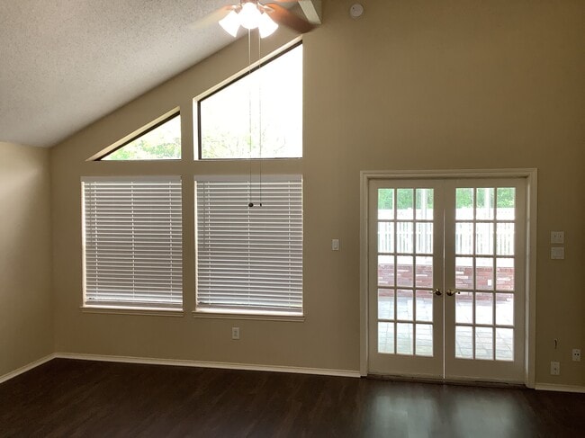 Building Photo - 918 Clover Hill Ln