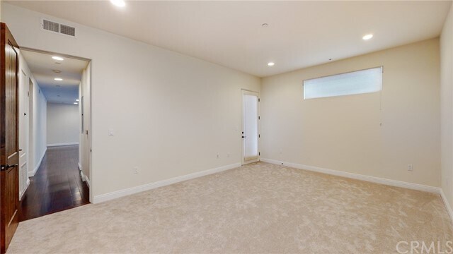 Building Photo - 2255 Fox Hills Dr