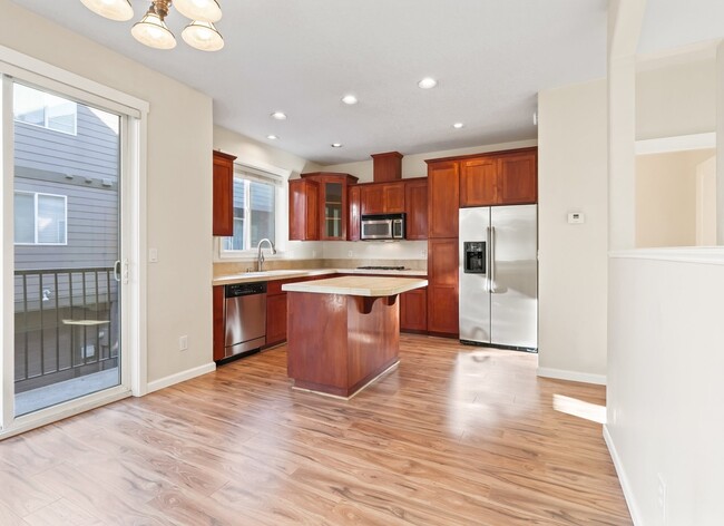 Building Photo - 1253 SW 162nd Ave