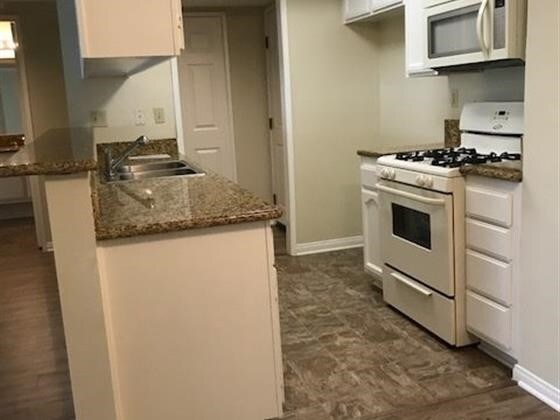 Foto del edificio - 245 W Tujunga Ave