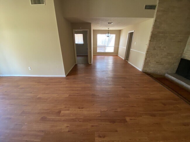 Foto del edificio - 2502 Quiver Ln