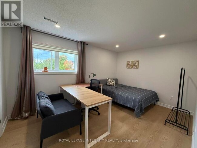 Building Photo - 926 Fletcher Cir