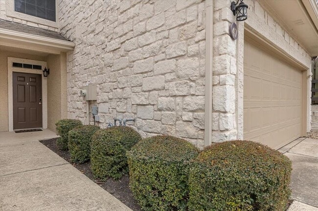 Building Photo - 3300 Forest Creek Dr