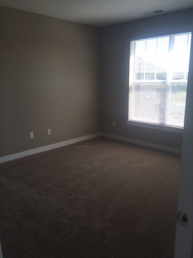 Building Photo - 2950 Belfry Ln
