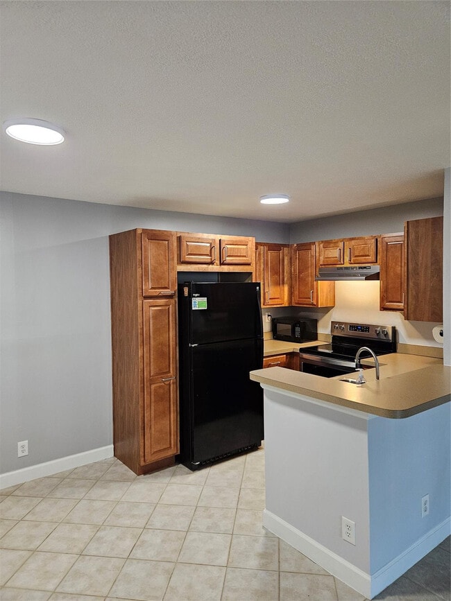 Building Photo - 641 Lyons Rd