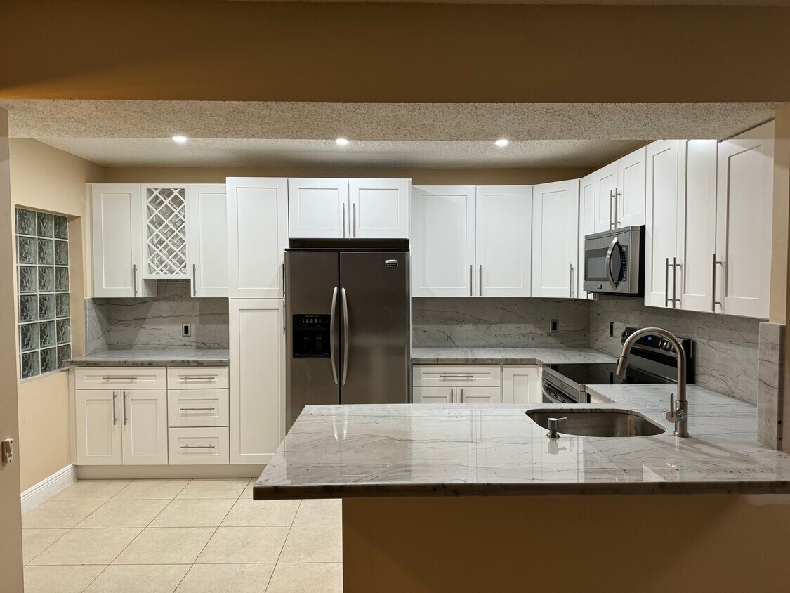 10730 NW 14th St Plantation, FL 33322 Alquileres en Plantation, FL