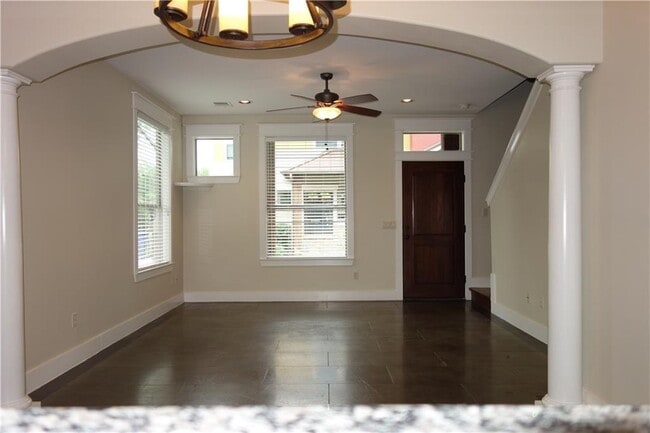 Building Photo - 8318 Bowling Green Dr