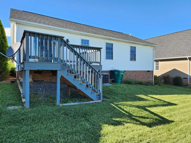 Building Photo - 3271 Legion Way