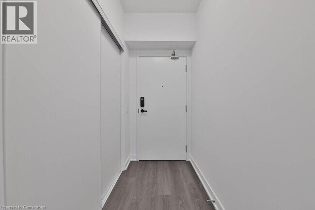 Photo du bâtiment - 3900 Confederation Pkwy