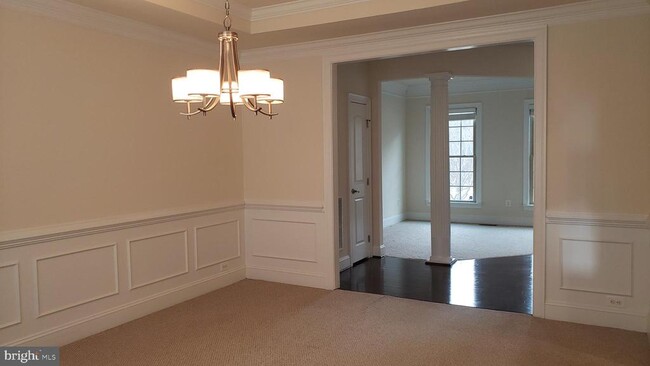 Building Photo - 42159 Tecumseh Hills Dr