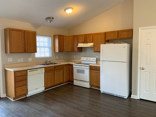 Foto del edificio - 2443 Watkins Grove Point