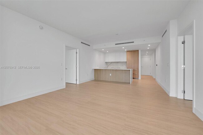 Foto del edificio - 2411 Laguna Cir