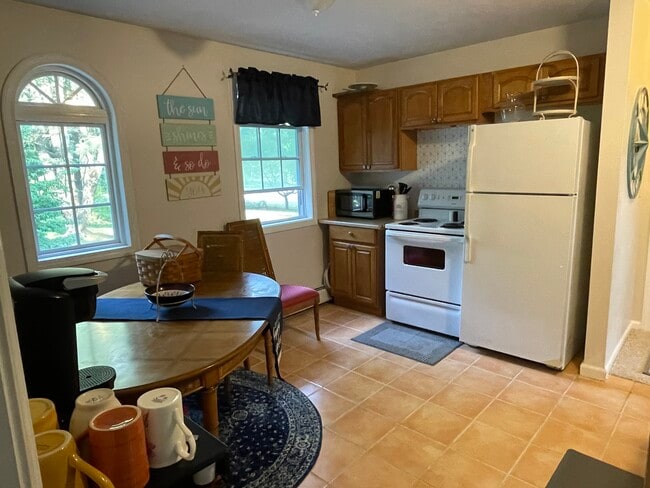 Building Photo - 46 Prindle Hill Rd