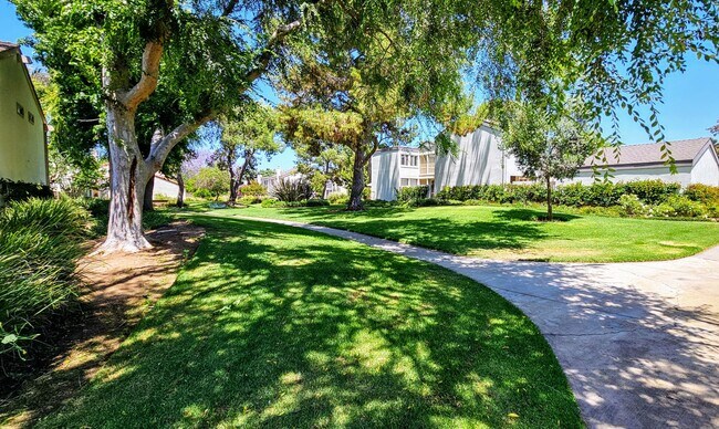 Building Photo - 18 ACACIA TREE LN IRVINE 92612 (3 BED / 2....