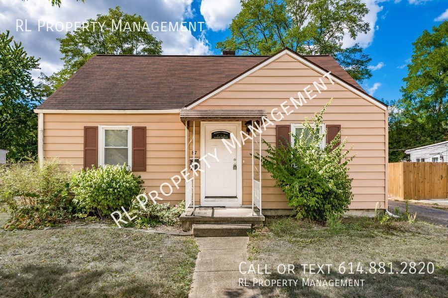 Primary Photo - Spacious 3 bedroom 1.5 bathroom home in Br...