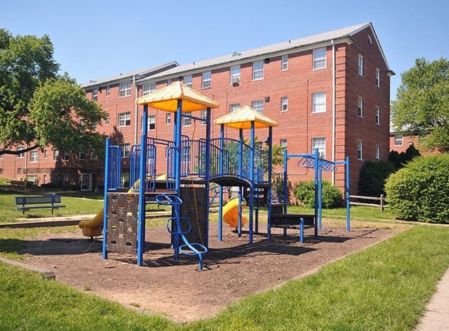 Parque infantil comunitario - Olde Salem Village