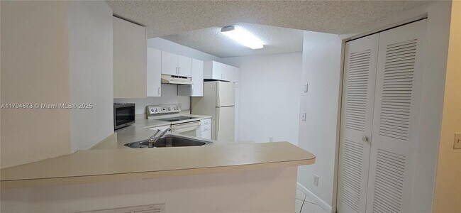 Building Photo - 9001 Wiles Rd