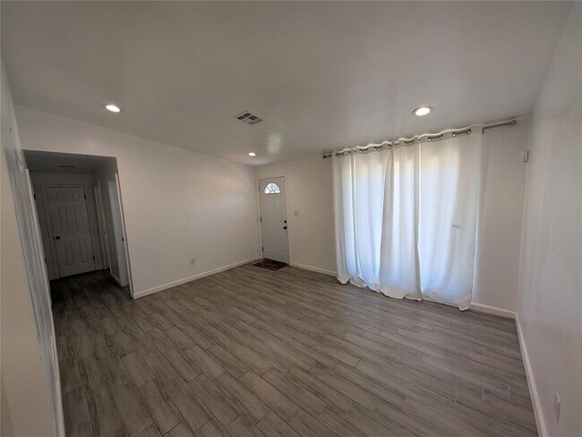 Foto del edificio - 2701 SE 46th St