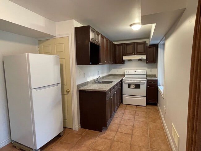 Building Photo - 169 Clair Rd W