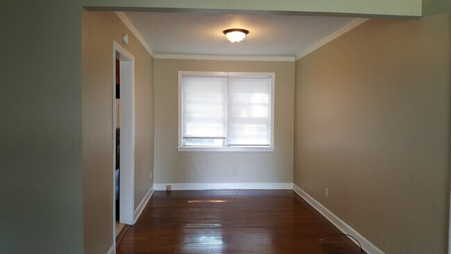 Foto del edificio - 4331 Emily Ave