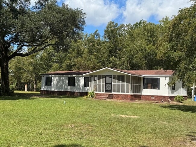 Building Photo - FOR RENT