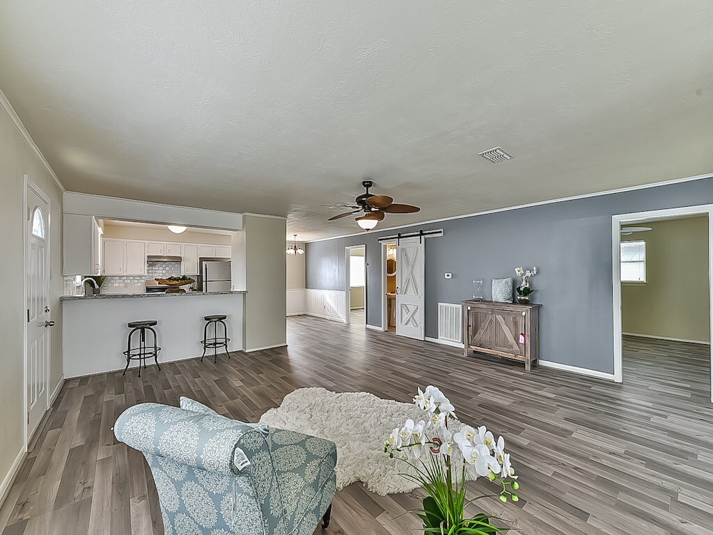 Foto principal - 900 Bonita Dr