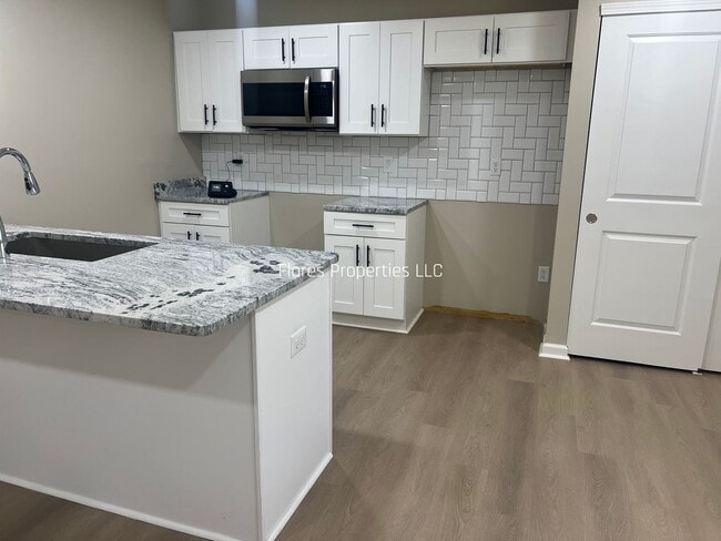 Building Photo - 2561 Milverton Way