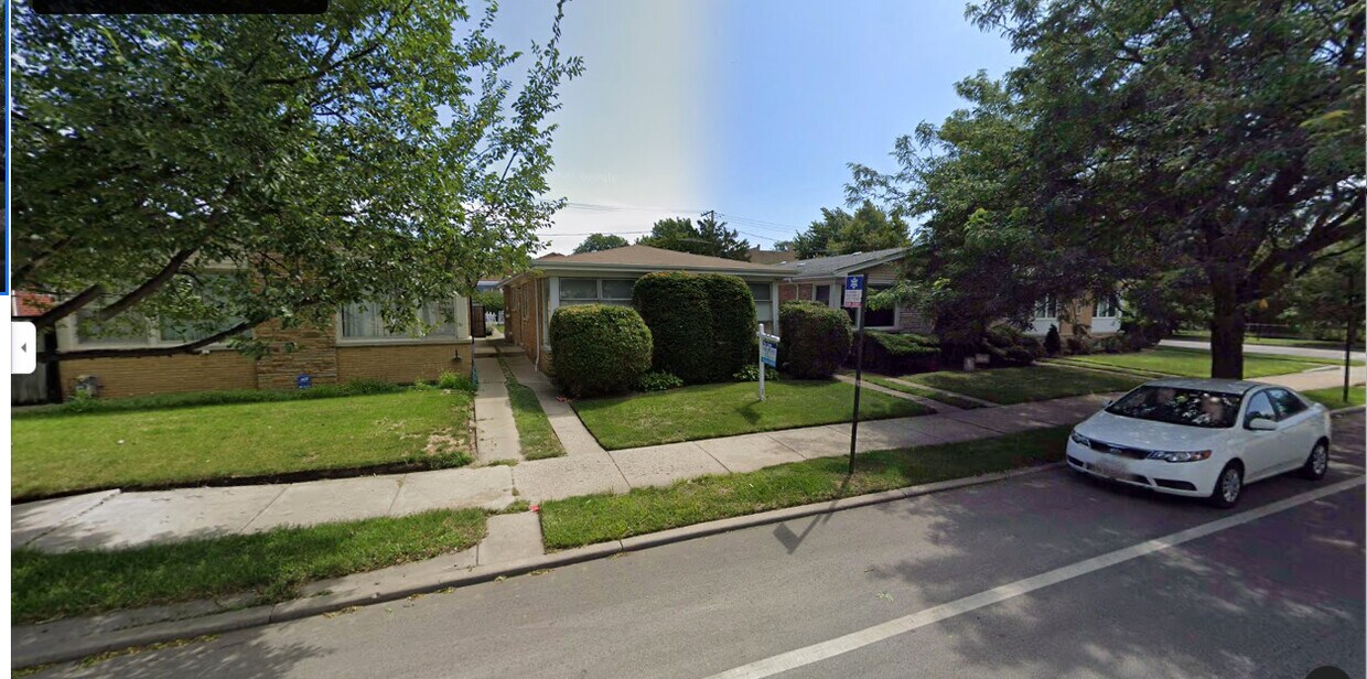 7407 N California Ave, Chicago, IL 60645 House Rental in Chicago, IL